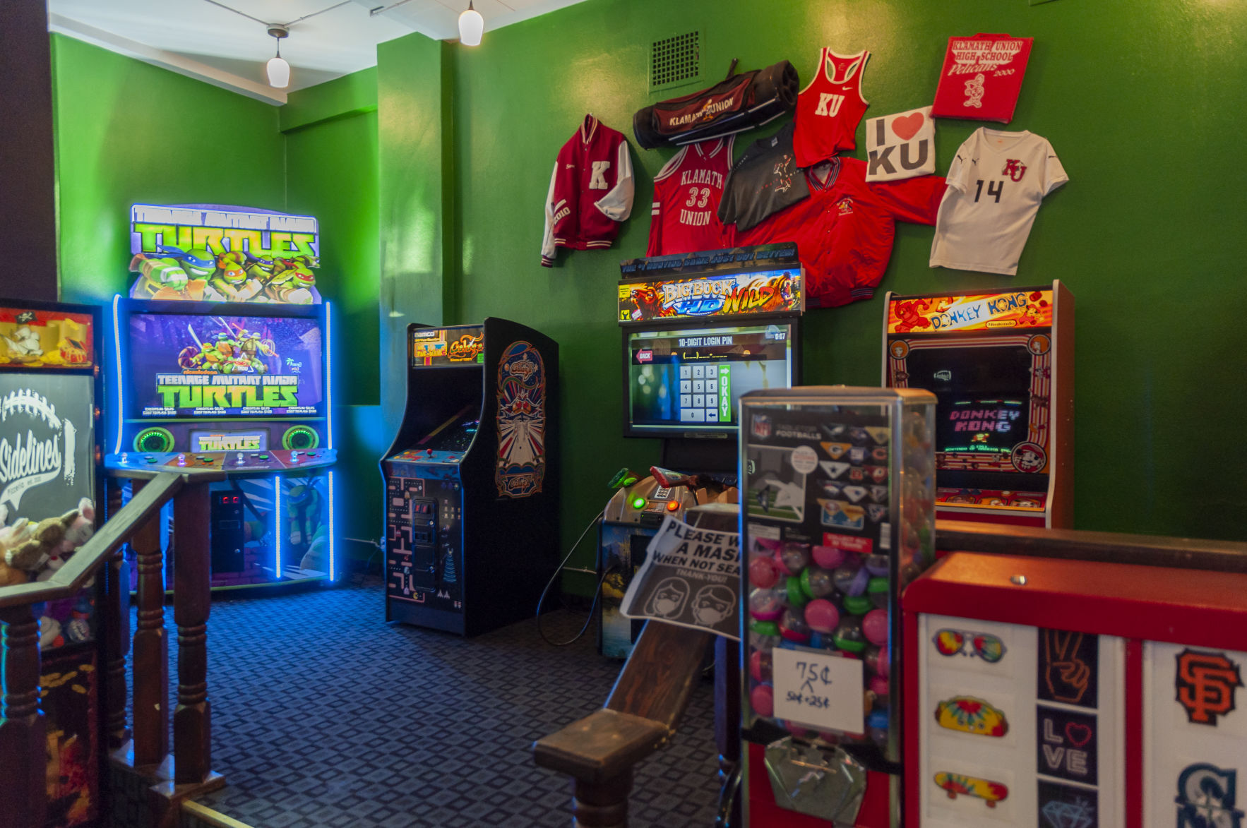 Sidelines arcade